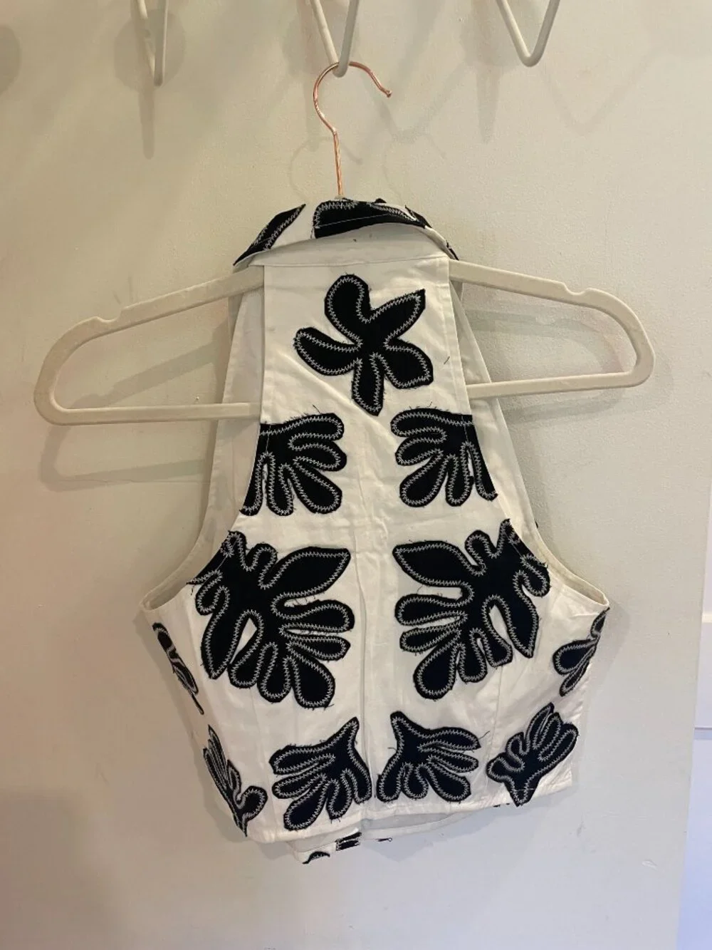 Anthropologie Embroidered Abstract Pattern Vest Top - Picture 3 of 3